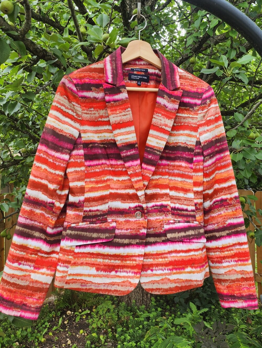 Jones New York Sz 10 Stretch 98% Cotton Orange and Purple Striped Blazer